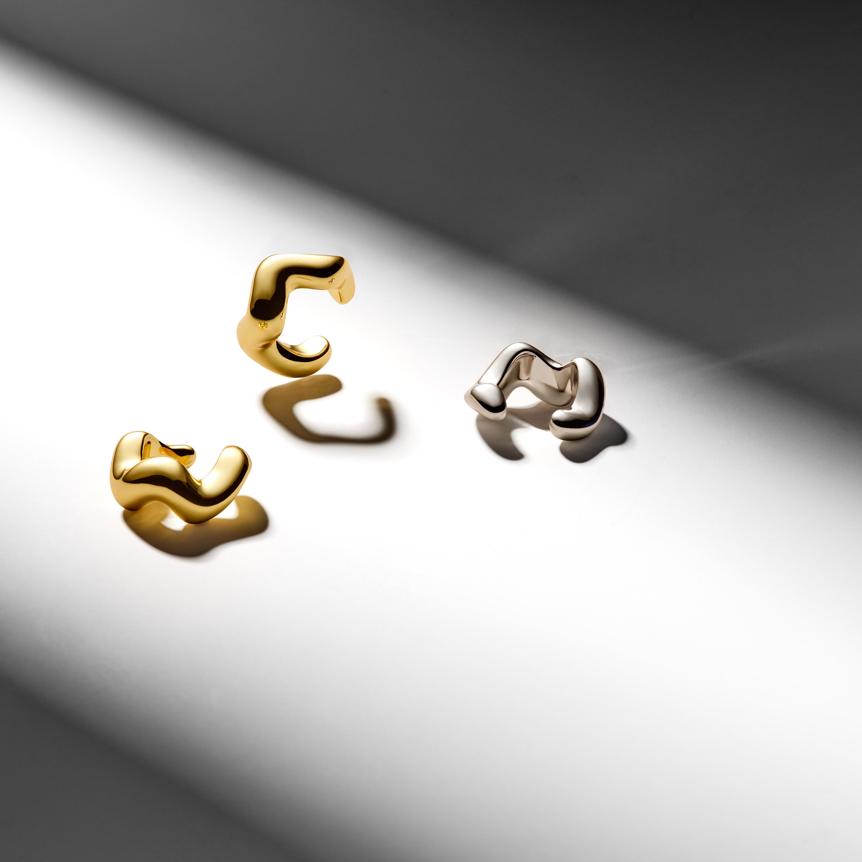 PIPER – Wavy Ear Cuff