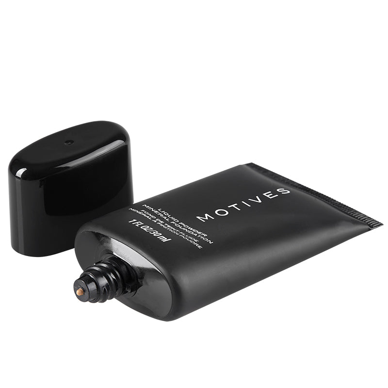 Motives®礦美人親膚粉底液