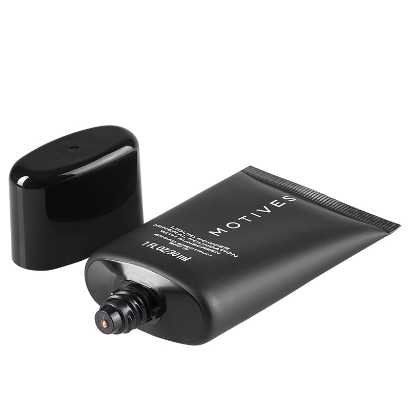 Motives®礦美人親膚粉底液