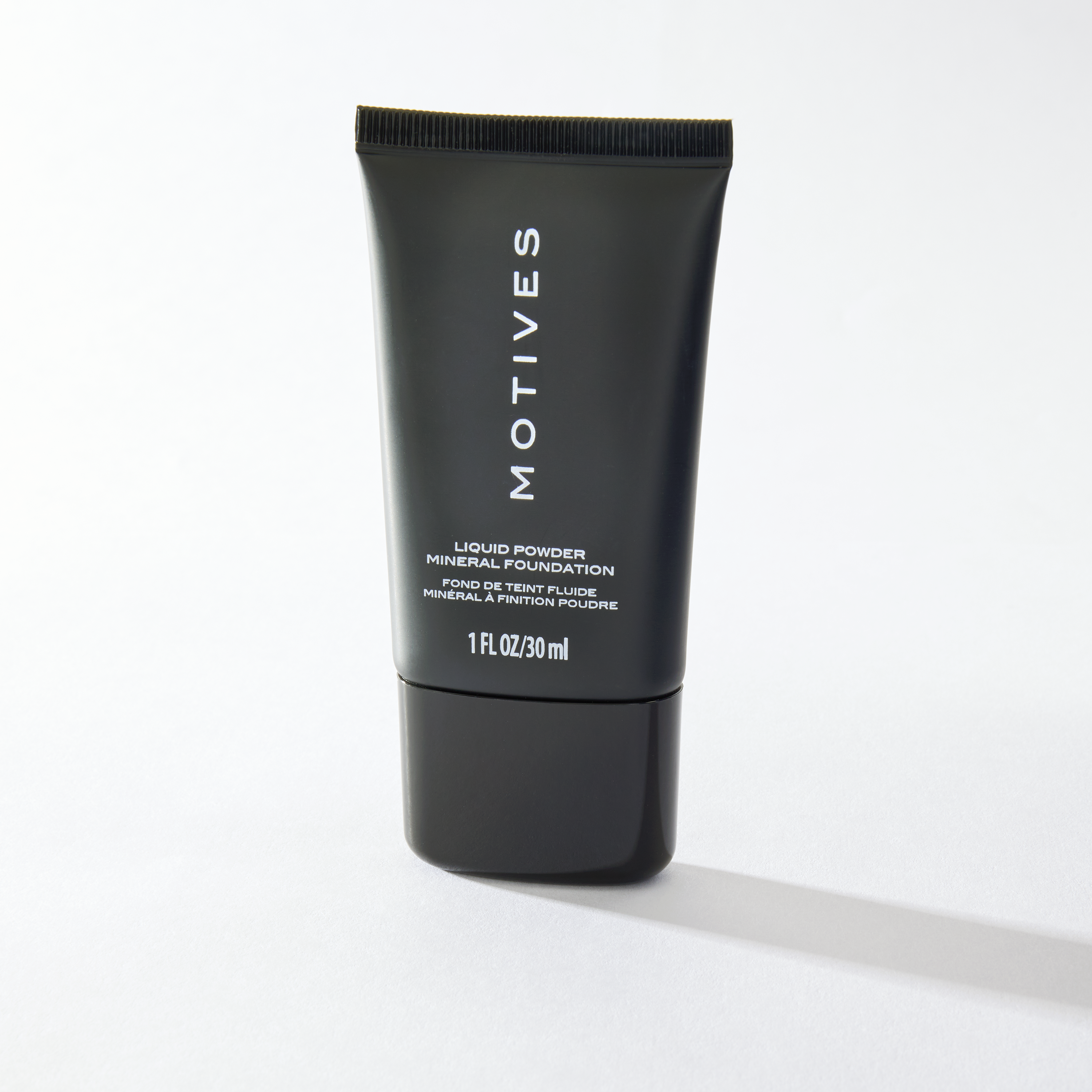 Motives®礦美人親膚粉底液